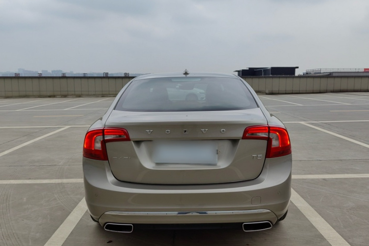 沃尔沃S60 2014款 S60L T5 智驭版车身外观6003
