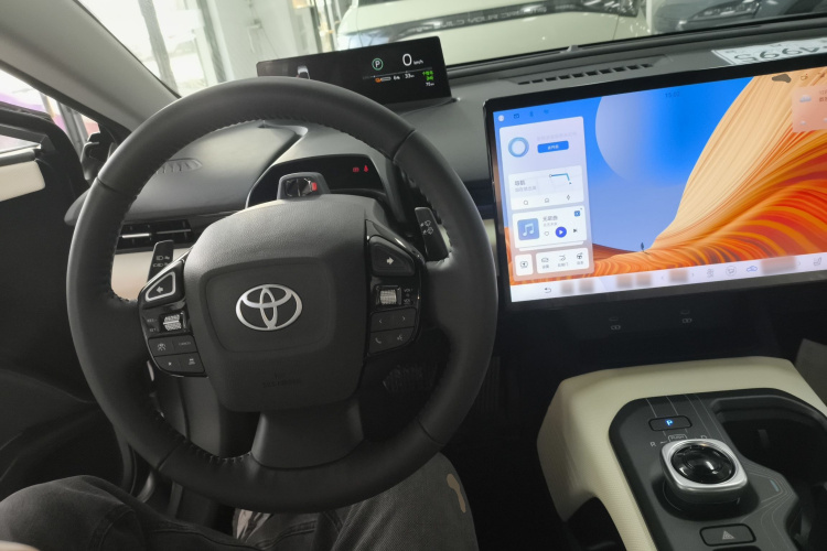 丰田bZ5 2025款 550 PRO智行版中控内饰12
