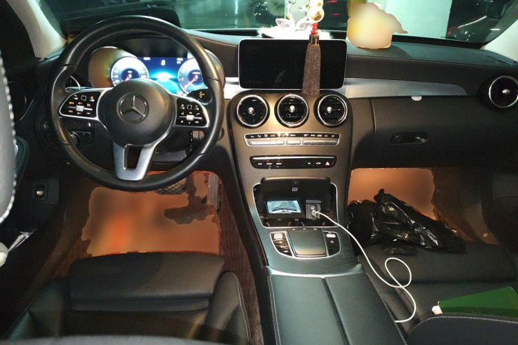 奔驰C级 2019款 改款 C 260 L 运动版中控内饰7002