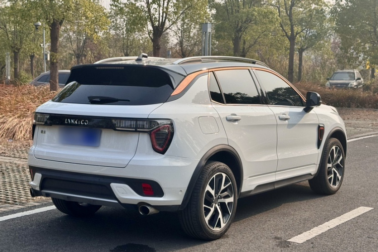 领克01 2017款 2.0T 四驱劲Pro版车身外观6007