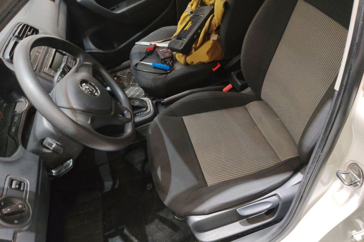 大众 Polo 2016款 1.4L 自动风尚型中控内饰19