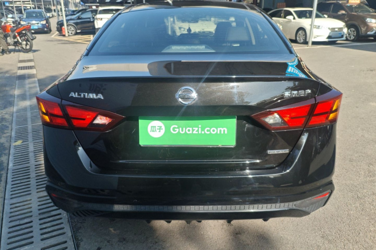 日产 天籁 2021款 2.0L XL 舒适版车身外观6