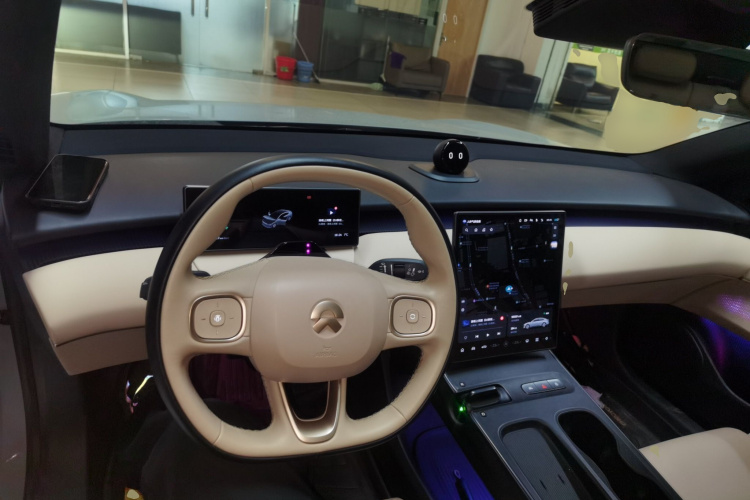 蔚来ET5 2022款 75kWh中控内饰12