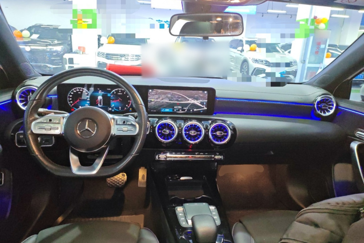 奔驰A级 2021款 A 200 L 运动轿车时尚型中控内饰7002