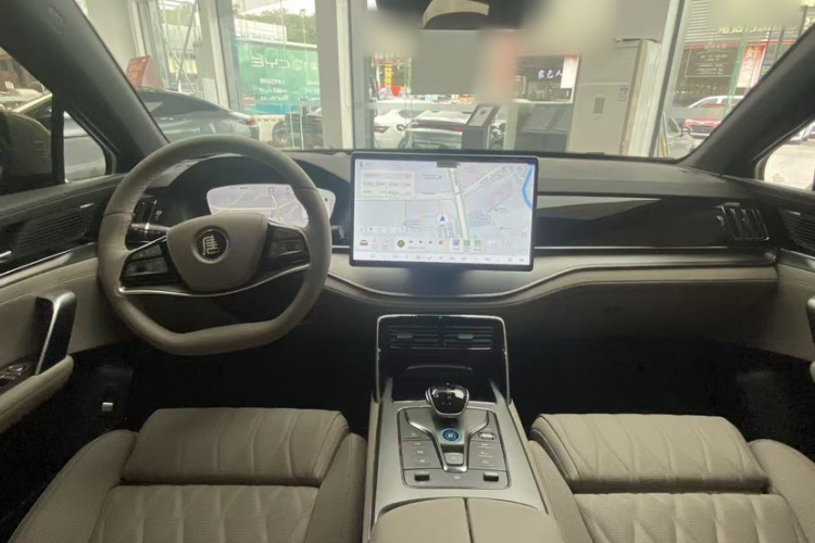 比亚迪 唐新能源 2025款 DM-i 115KM 旗舰型中控内饰7001