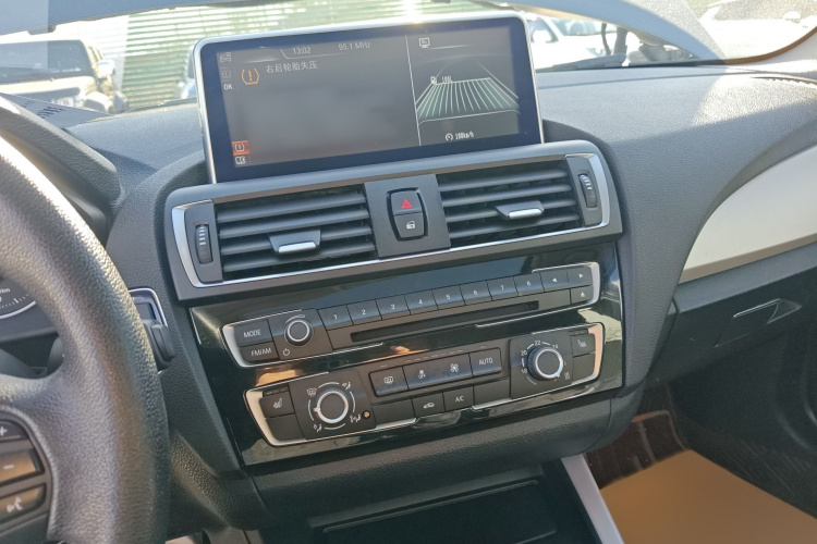 宝马1系(进口) 2016款 118i 领先型局部细节16