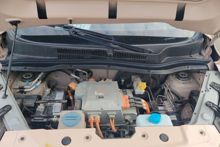 零跑汽车 零跑T03 2022款 耀金版机舱底盘24