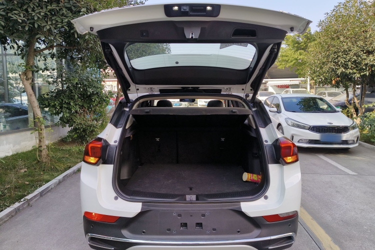 别克 昂科拉GX 2020款 20T CVT两驱旗舰型机舱底盘23