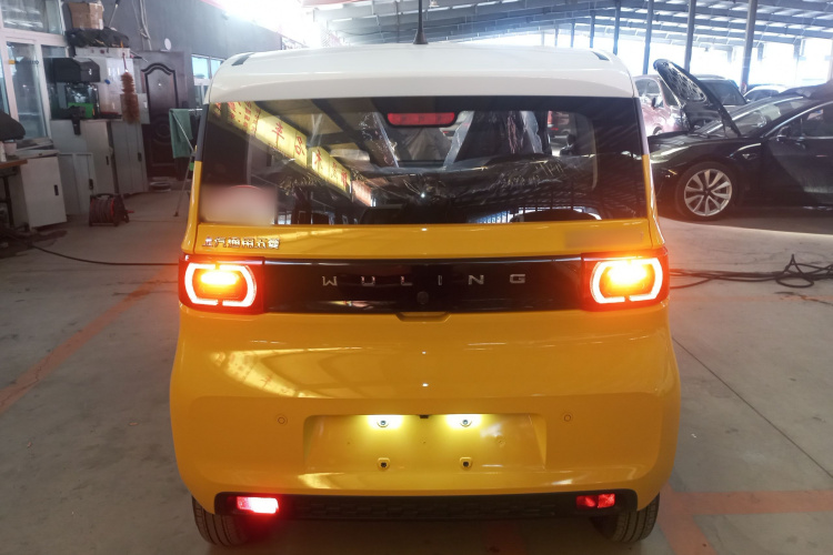 五菱汽车 宏光MINIEV 2022款 马卡龙臻享款 磷酸铁锂车身外观6