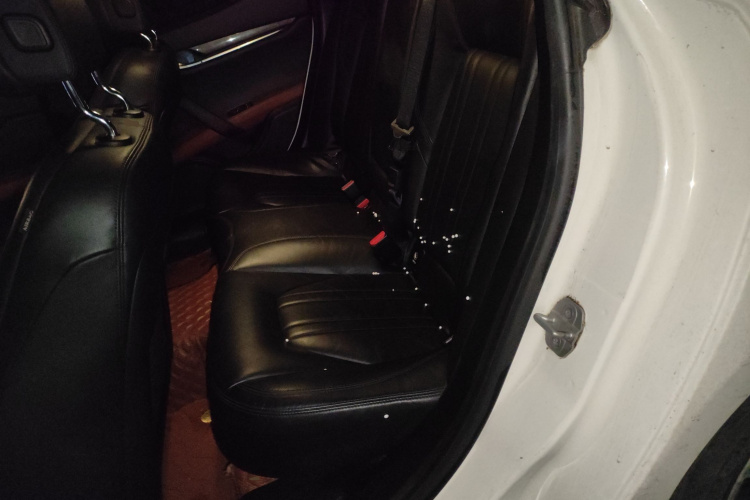 玛莎拉蒂 Ghibli 2014款 3.0T 标准版中控内饰21