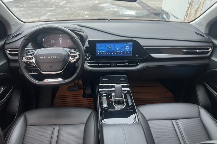 五菱汽车 五菱凯捷 2020款 1.5T CVT旗舰型头等舱中控内饰7008