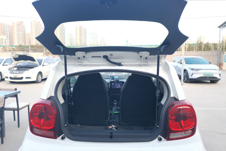 荣威 科莱威CLEVER 2021款 302km全能版机舱底盘23