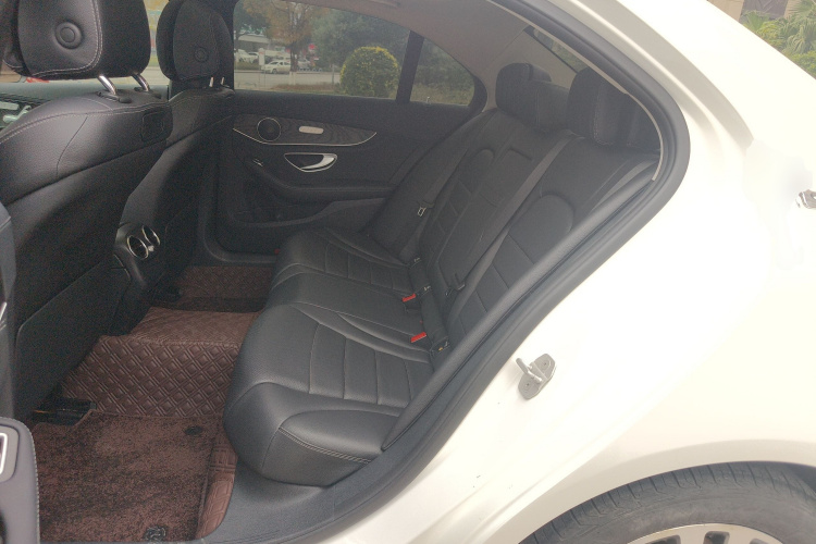 奔驰C级 2015款 改款 C 200 L 运动型中控内饰7004