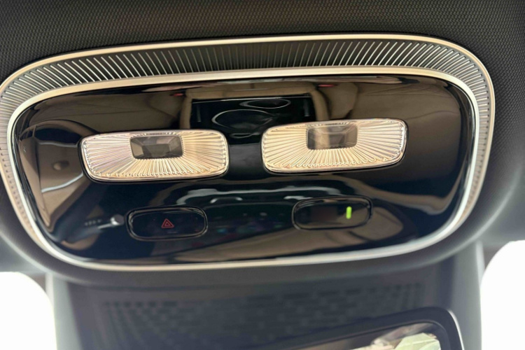 飞凡汽车 飞凡R7 2023款 后驱屏霸版中控内饰7013