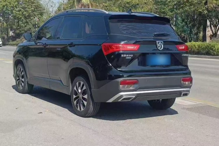 宝骏530 2021款 全球车周年纪念版 1.5T CVT豪华型 5座车身外观4