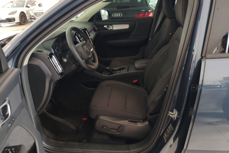 沃尔沃XC40 2022款 T4 四驱智行时尚版中控内饰19