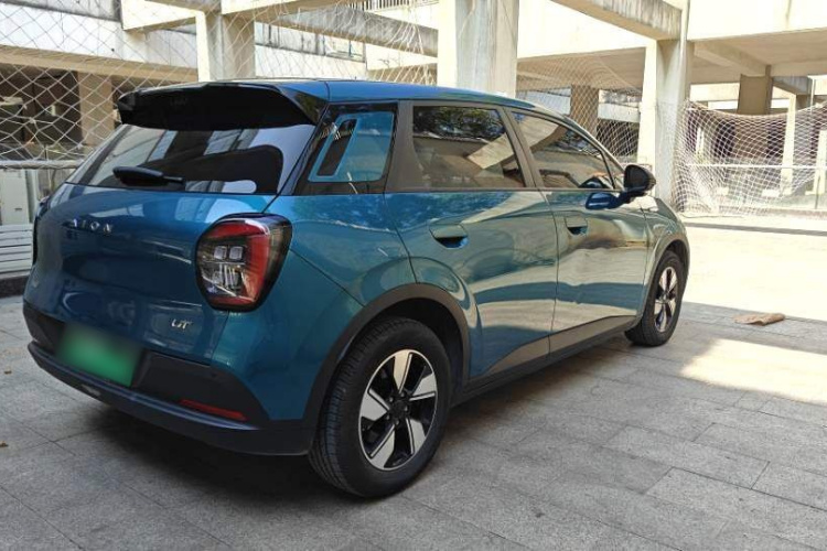 埃安 AION UT 2025款 420智豪版车身外观6004