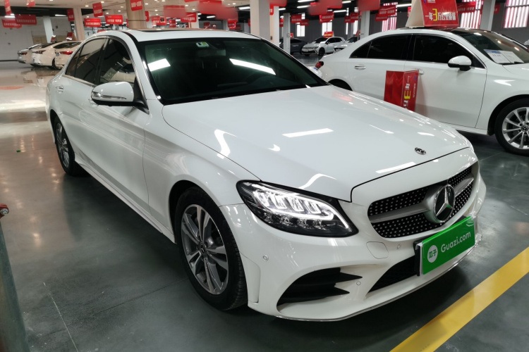 奔驰C级 2019款 C 180 L 时尚型运动版车身外观3
