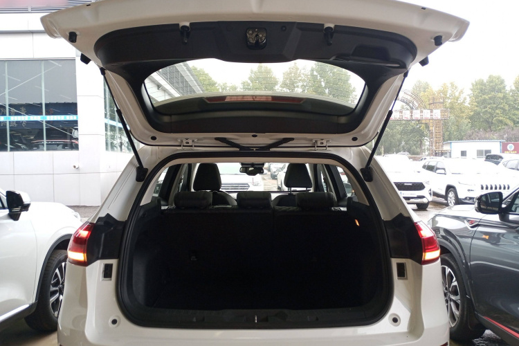 哈弗H6 2021款 1.5GDIT 自动超豪版机舱底盘23