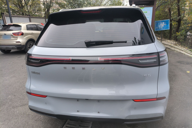 吉利银河 银河E5 2024款 530km 探索+版车身外观6