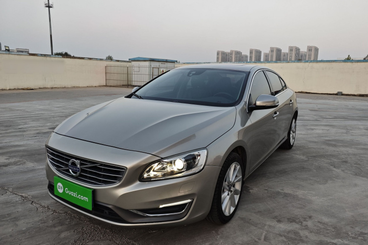 沃尔沃S60 2016款 S60L T4 智远版车身外观1