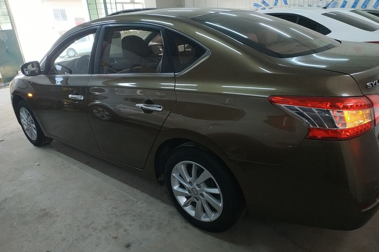 日产 轩逸 2014款 1.6XV CVT尊享版车身外观4