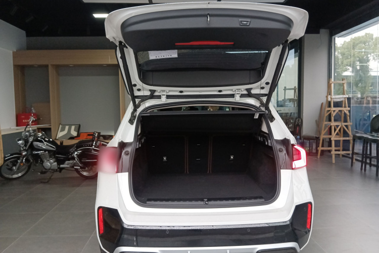 宝马X1 2024款 sDrive25Li M运动套装机舱底盘23