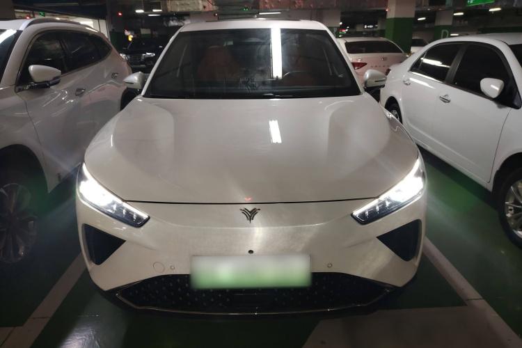 哪吒汽车 哪吒L 2024款 增程 220 闪充版车身外观6001