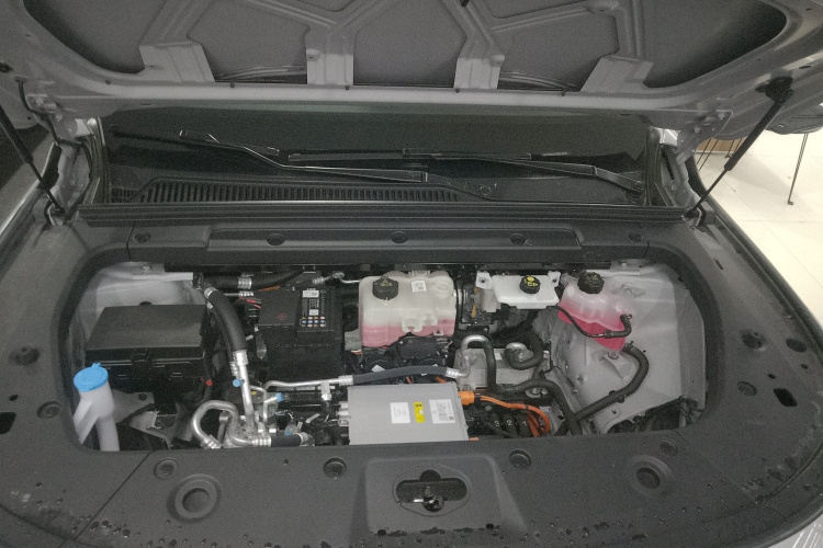 零跑汽车 零跑C10 2026款 605激光雷达版机舱底盘24