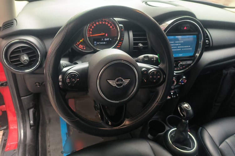 MINI 2016款 1.2T ONE 先锋派中控内饰13