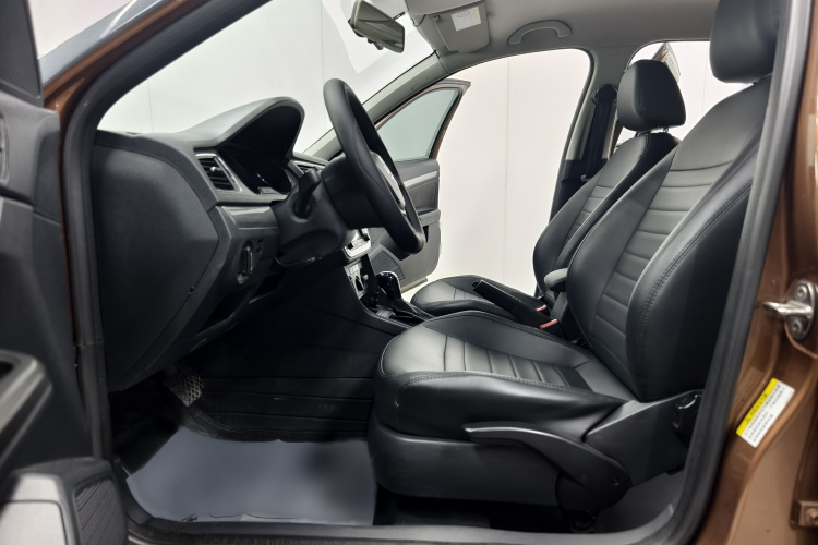 大众 朗行 2015款 1.6L 自动风尚版中控内饰7003