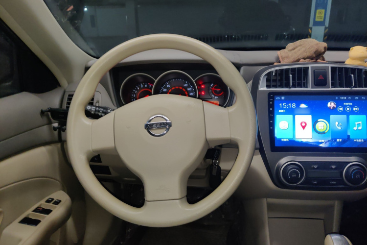 日产 轩逸 2018款 经典 1.6XE+ 手动领先版中控内饰13