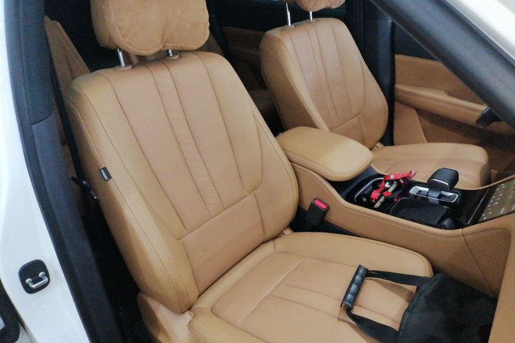 理想汽车 理想ONE 2020款 增程6座版局部细节41