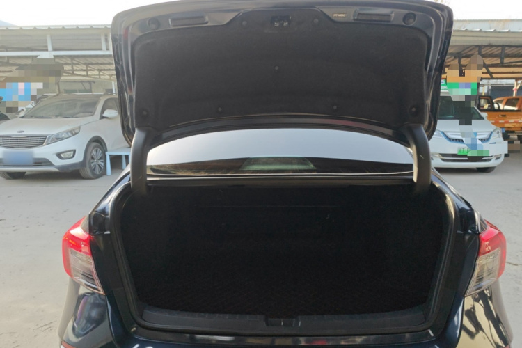 本田 思域 2022款 240TURBO CVT劲动版局部细节23