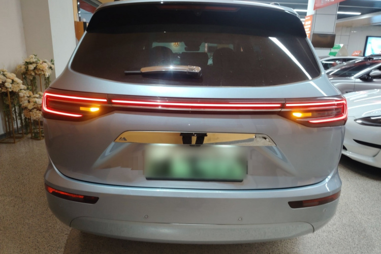 鸿蒙智行 问界M7 2024款 1.5T 智驾四驱Max版 5座车身外观6