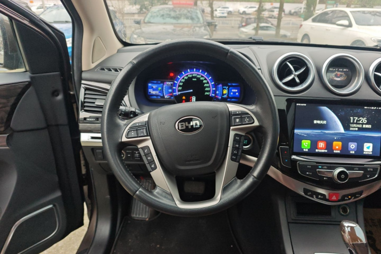 比亚迪S7 2017款 2.0T 自动豪华型中控内饰13