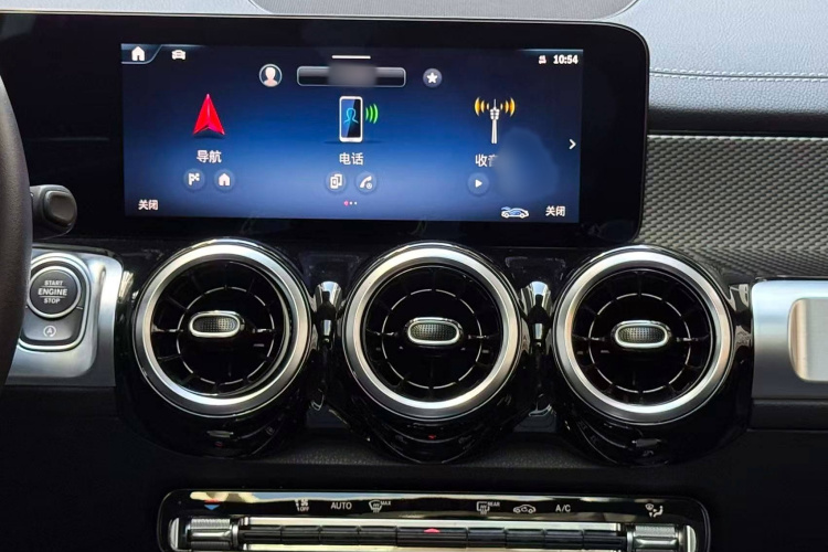 奔驰GLB 2024款 GLB 200 动感型中控内饰7003