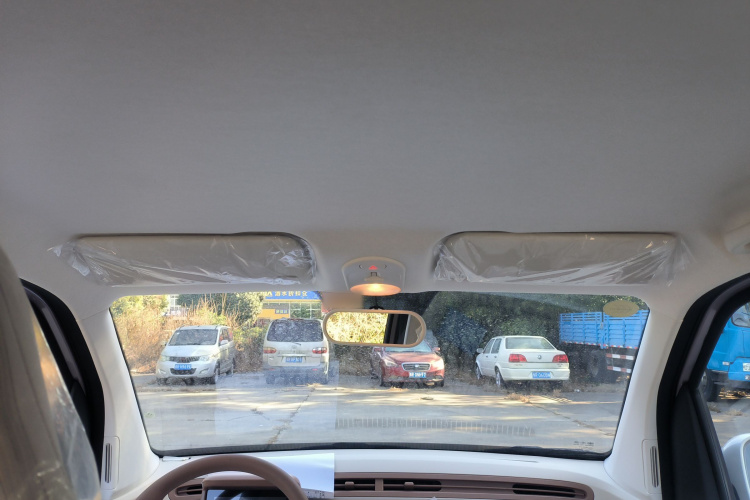 奔腾小马 2026款 222km 炫彩马中控内饰22