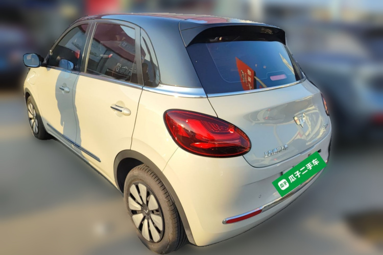 五菱汽车 五菱缤果 2023款 333km 灵犀互联+款车身外观5