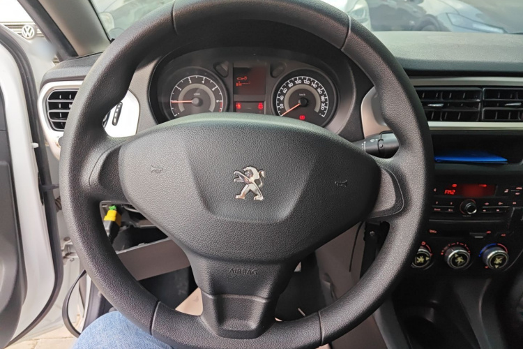 标致301 2014款 1.6L 手动舒适版局部细节13