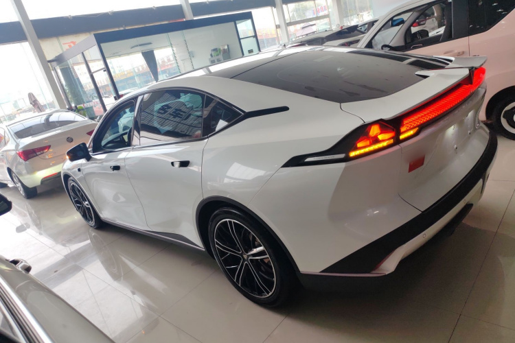 深蓝汽车 深蓝SL03 2023款 515MAX纯电版车身外观4