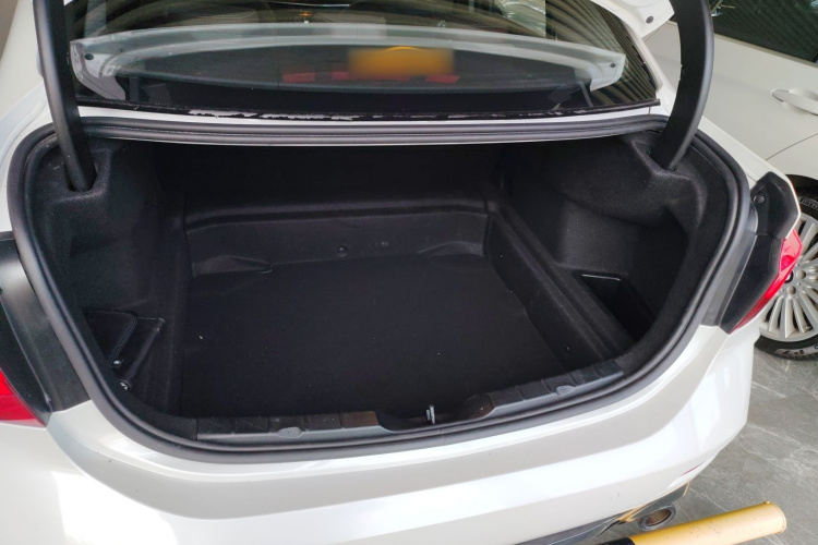 宝马1系 2021款 改款 120i M运动曜夜版局部细节23