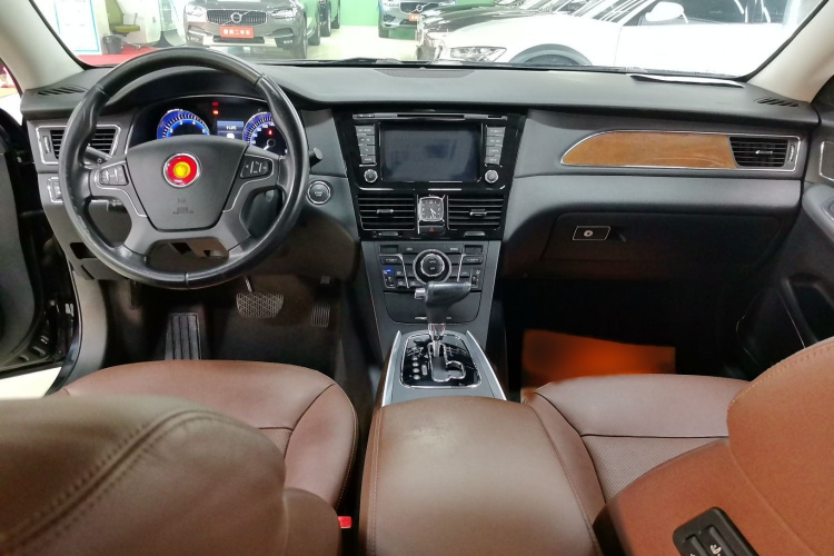 红旗H7 2015款 2.0T 豪华型中控内饰7003