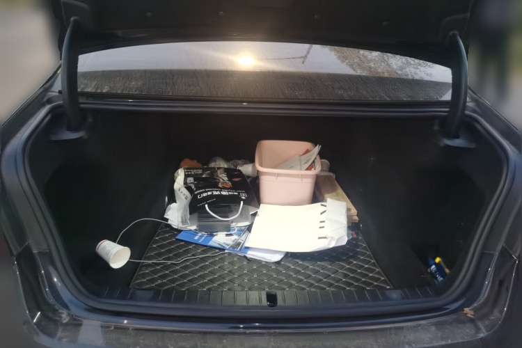 宝马7系 2019款 改款 740Li 尊享型 M运动套装局部细节23