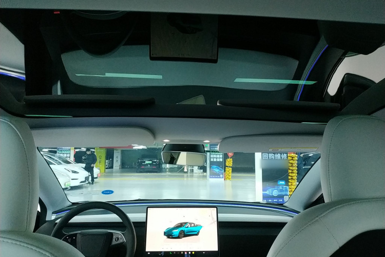 特斯拉 Model 3 2023款 后轮驱动版中控内饰22