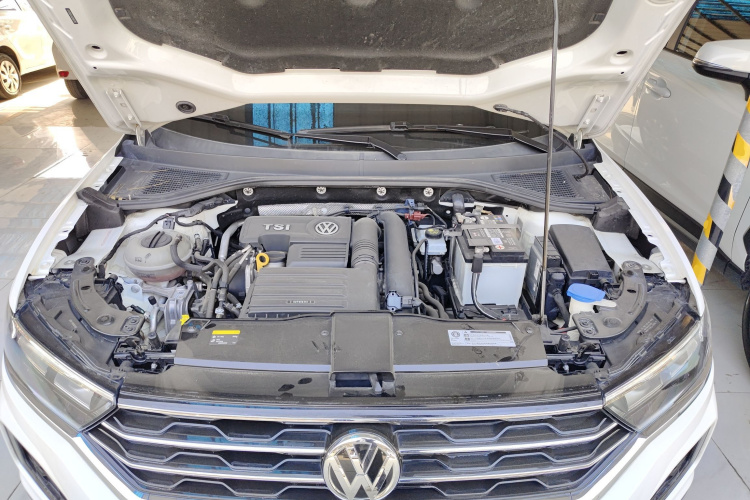 大众 T-ROC探歌 2018款 230TSI DSG两驱进取型 国V机舱底盘24