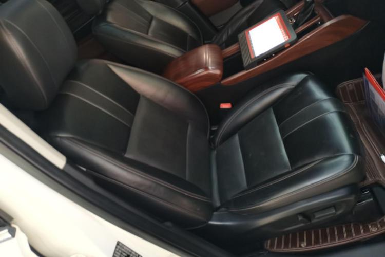 广汽传祺 传祺GS8 2017款 320T 两驱豪华智联版（七座）局部细节41