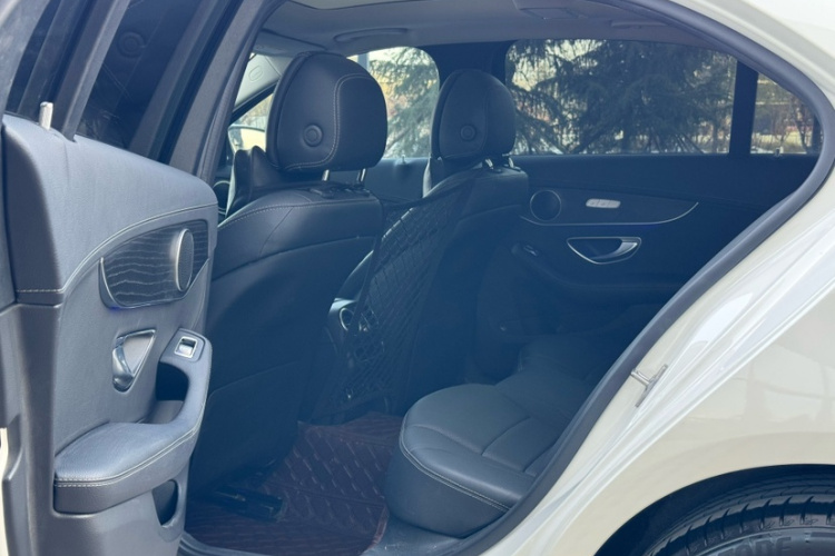 奔驰C级 2021款 C 200 L 时尚型运动版中控内饰7002