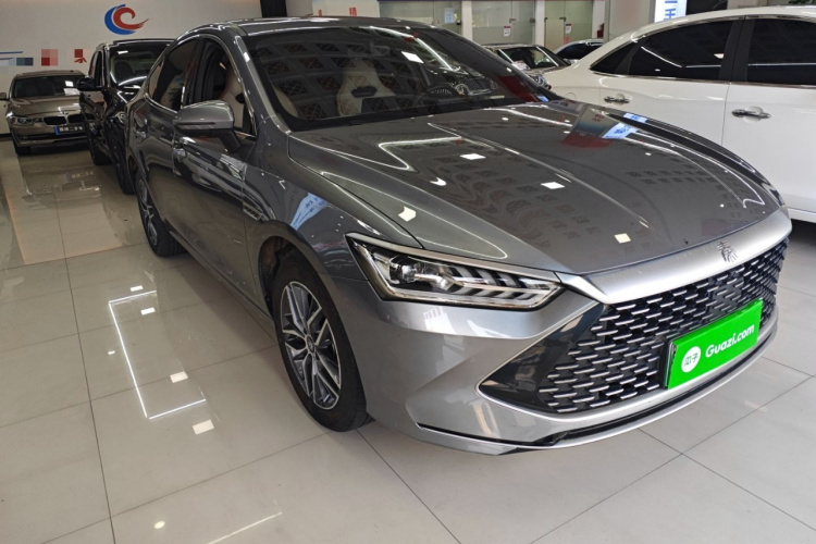 比亚迪 秦PLUS 2023款  冠军版 DM-i 120KM超越型车身外观3