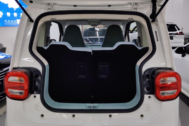 凌宝汽车 凌宝uni 2022款 微甜版机舱底盘23